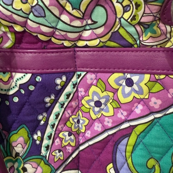 Vera Bradley Heather Purple Paisley Purse Two leather Handles Zip Pockets 2013 - Picture 6 of 13